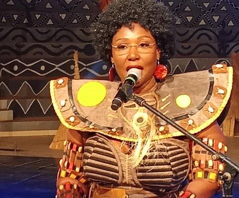 2) Apolline Traoré, réalisatrice et productrice Apolline Traoré, ambassadrice du Musée National.