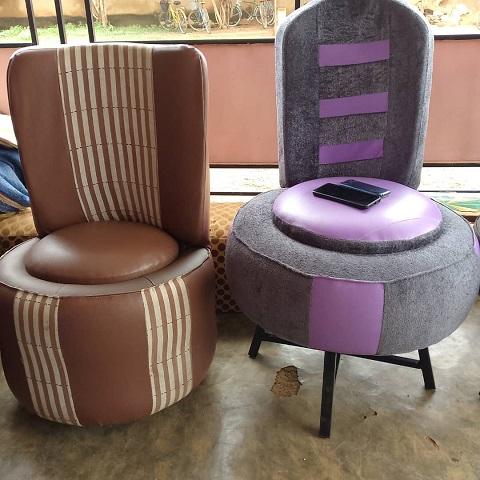 Chaises faites à partir de pneus